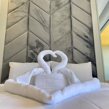 Via Mar - Experience Apartment