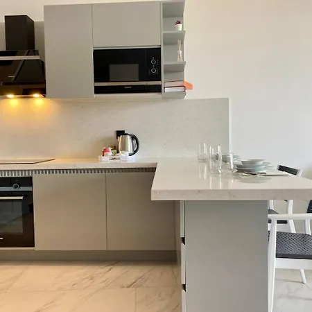 Via Mar - Experience