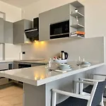 Via Mar - Experience Apartment