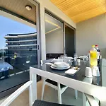 Via Mar - Experience Apartment